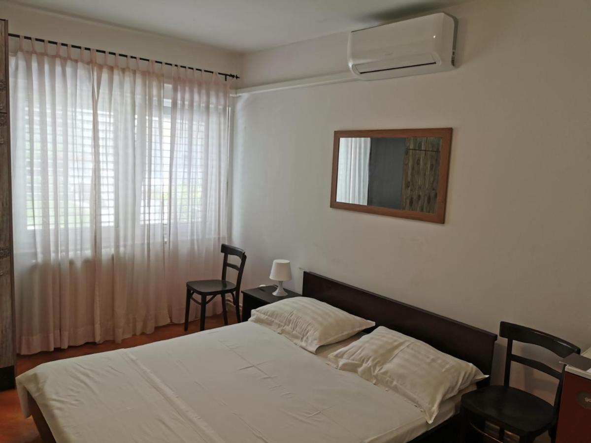 Villa Milic*** Seget Donji Bagian luar foto